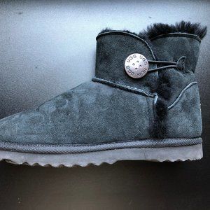 Ugg Women's Mini Bailey Button black